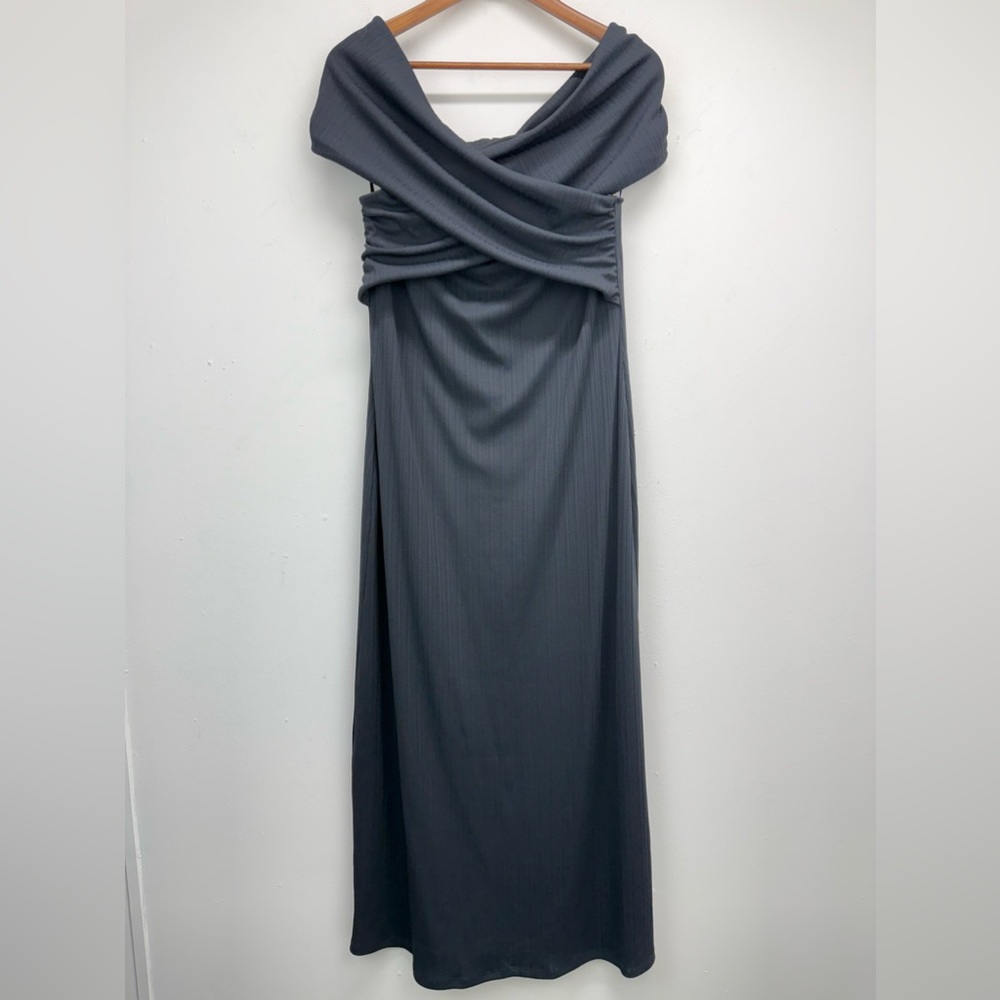 Banana Republic size Large Women’s Black Off The Shoulder Knit Maxi Dress